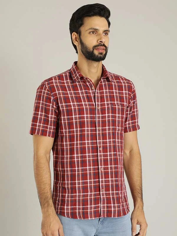 Indian Terrain Men Checkered Maroon Shirt